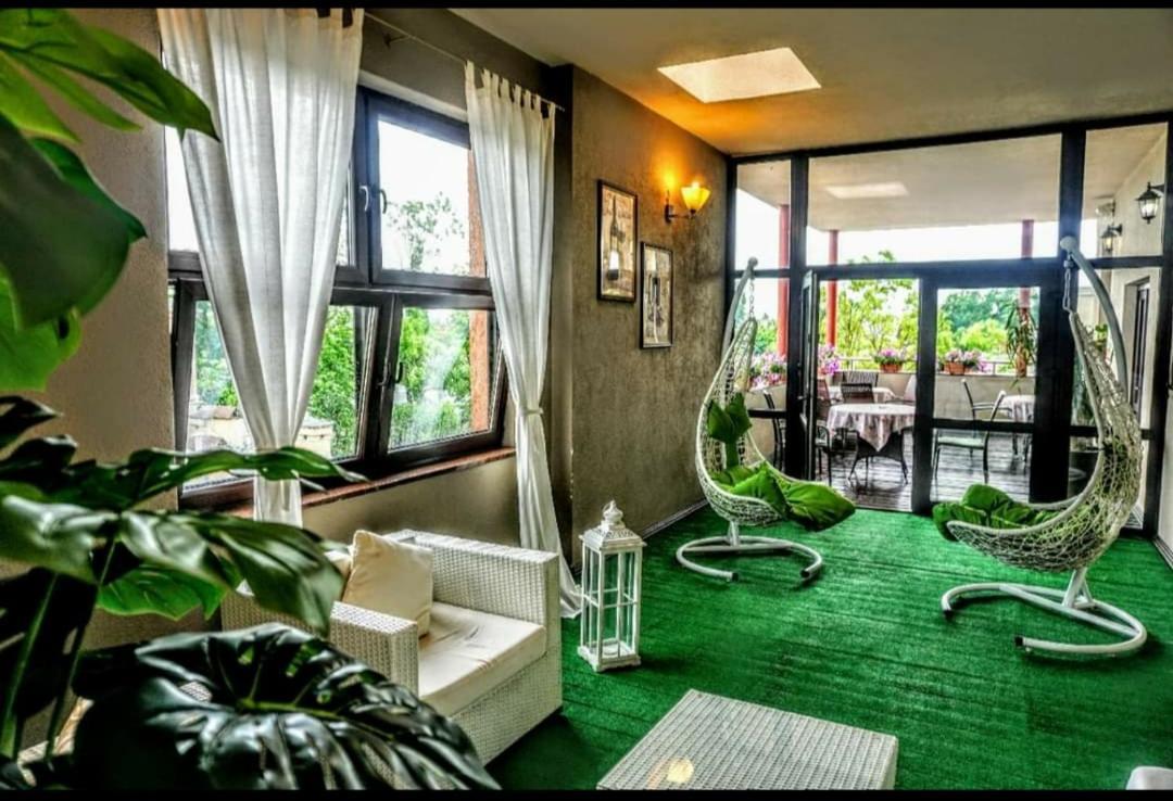 Aviator Hotel Restauracja & Spa Pabianice Exterior photo