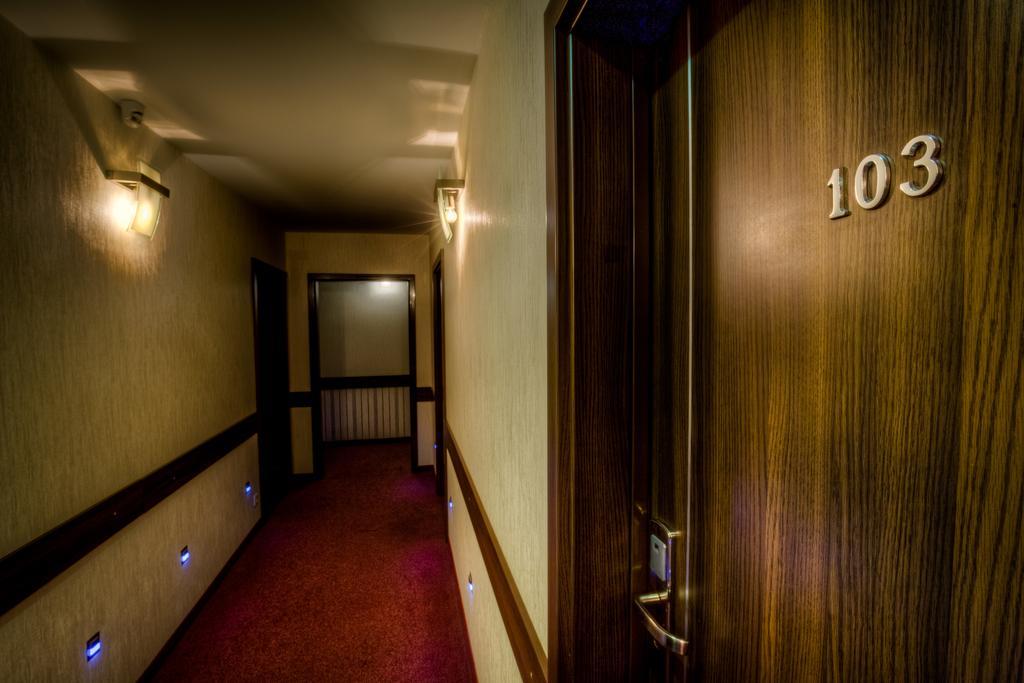 Aviator Hotel Restauracja & Spa Pabianice Exterior photo
